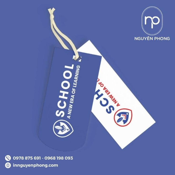 Logo giáo dục in trên thẻ treo